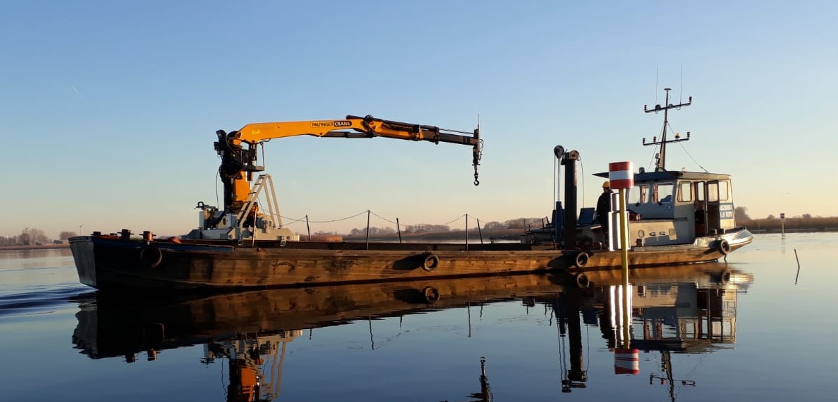 Workboat Willem crane  Spud